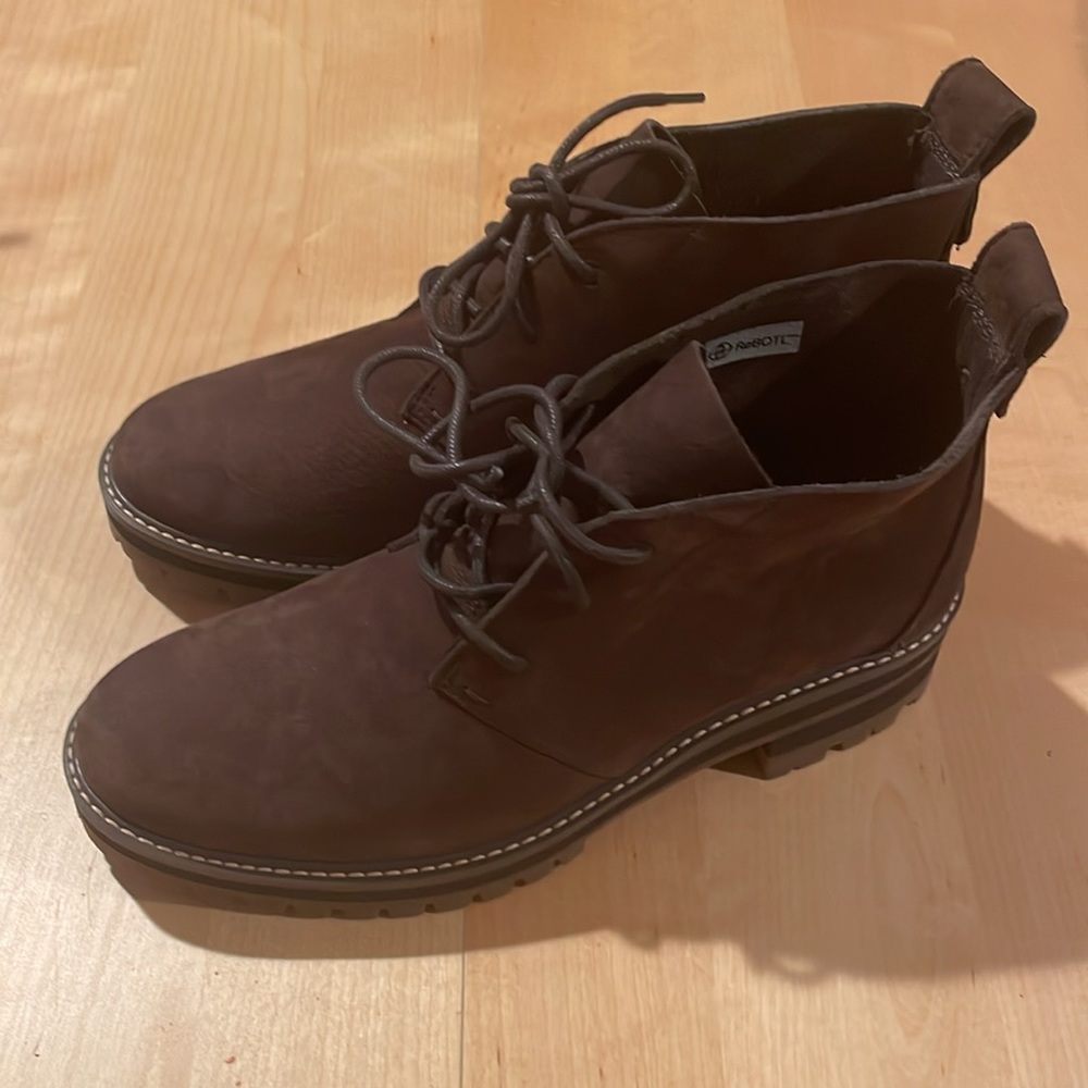 TIMBERLAND Courmayeur Valley Desert Lug Sole Boots Women’s size 9 NWOT - Picture 3 of 7